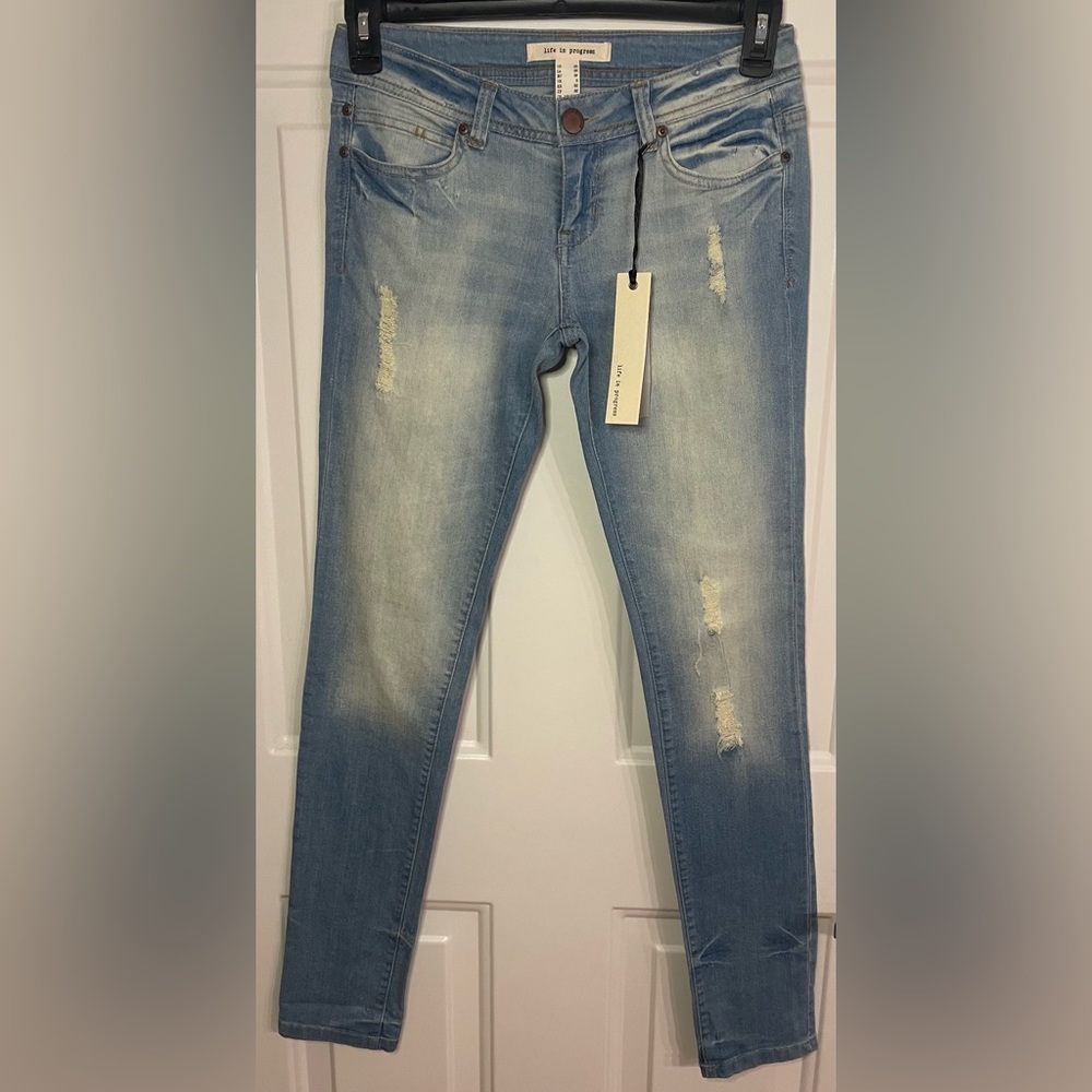 Life In Progress Chapter 3 Light Skinny Jeans Size 26 NWT